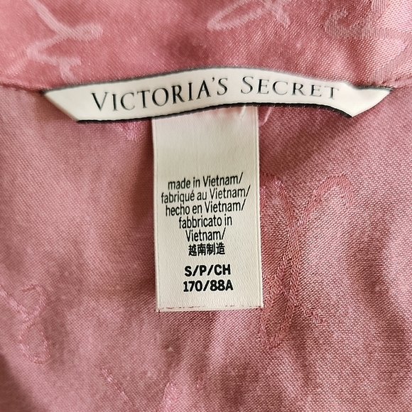 Victoria’s Secret Pink Satin Pajama Romper Size Small - Picture 8 of 9